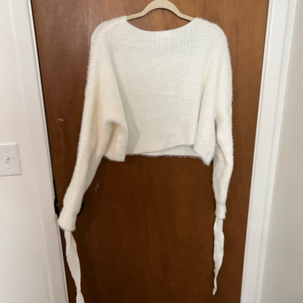 Red Dress Boutique sweater - Picture 4 of 5